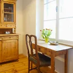 Winkler Apartment *